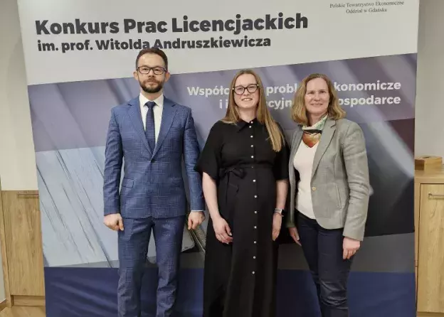 Sukcesy absolwentek Wydziału Zarządzania w konkursie PTE