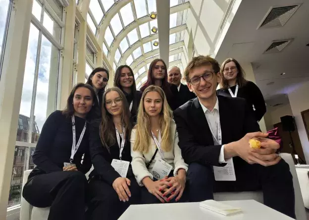 „Gdy zmiana staje się normą” – studenci KNFiU na…